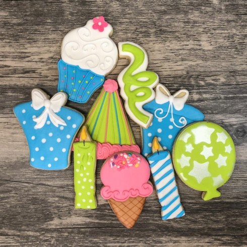 Learn the basics of cookie decorating in our Beginner Cookie Class.